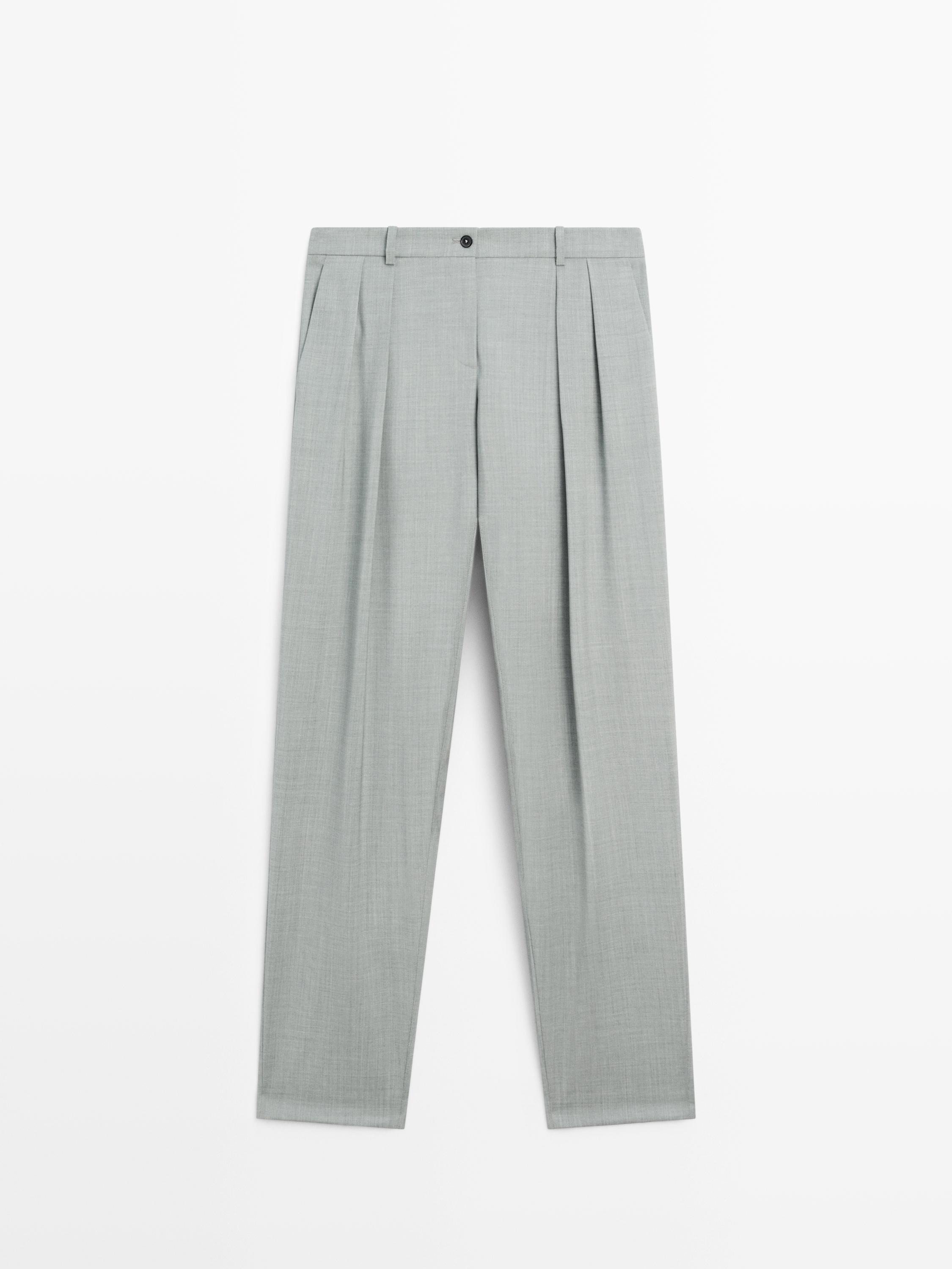 Flowing trousers with darts